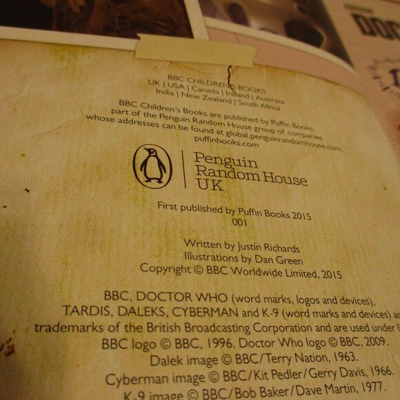 Dr Who Dangerous Monsters Official Guide Small Black White Reading Book - Picture 5 of 9